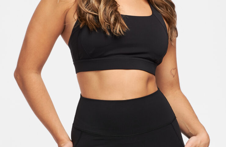 Short deportivo negro Affogato de Lattefit con top cruzado, vista frontal