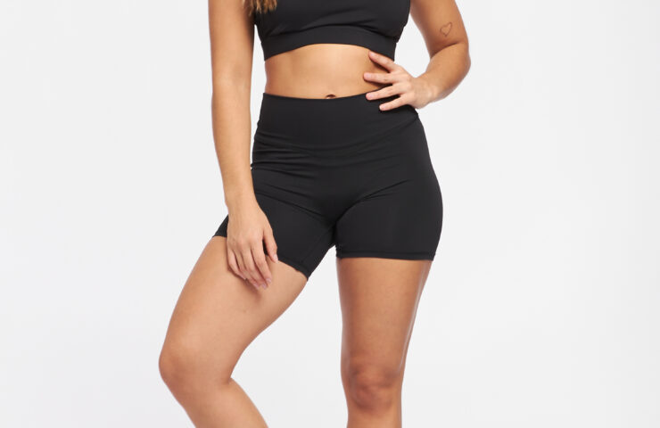 Conjunto Ristretto negro completo visto de frente