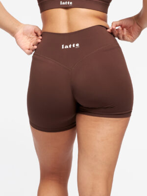 Top y short Lattefit dorso, pieza completa en marrón